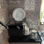 Chiuvetă dublă cu tavă de scurgere și scurgător de vase cu cioc de scurgere încorporat