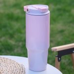 Pohár s gradientným vzorom, cestovný kelímok 820 ml - ružovo-fialový