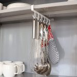 Set universal de umerașe metalice pentru bucătărie - alb - 2 buc.