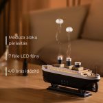 LED aroma difuzér v tvare lode s medúzovým efektom pary a esenciálnym olejom s vôňou ruží.