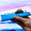 Elsüllyeszthetetlen hajó játék és dekoráció - Titanic