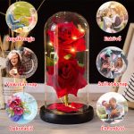 Trandafir etern într-un borcan de sticlă cu lumină LED, bază neagră - Roșu/verde - 2 trandafiri LOVE10